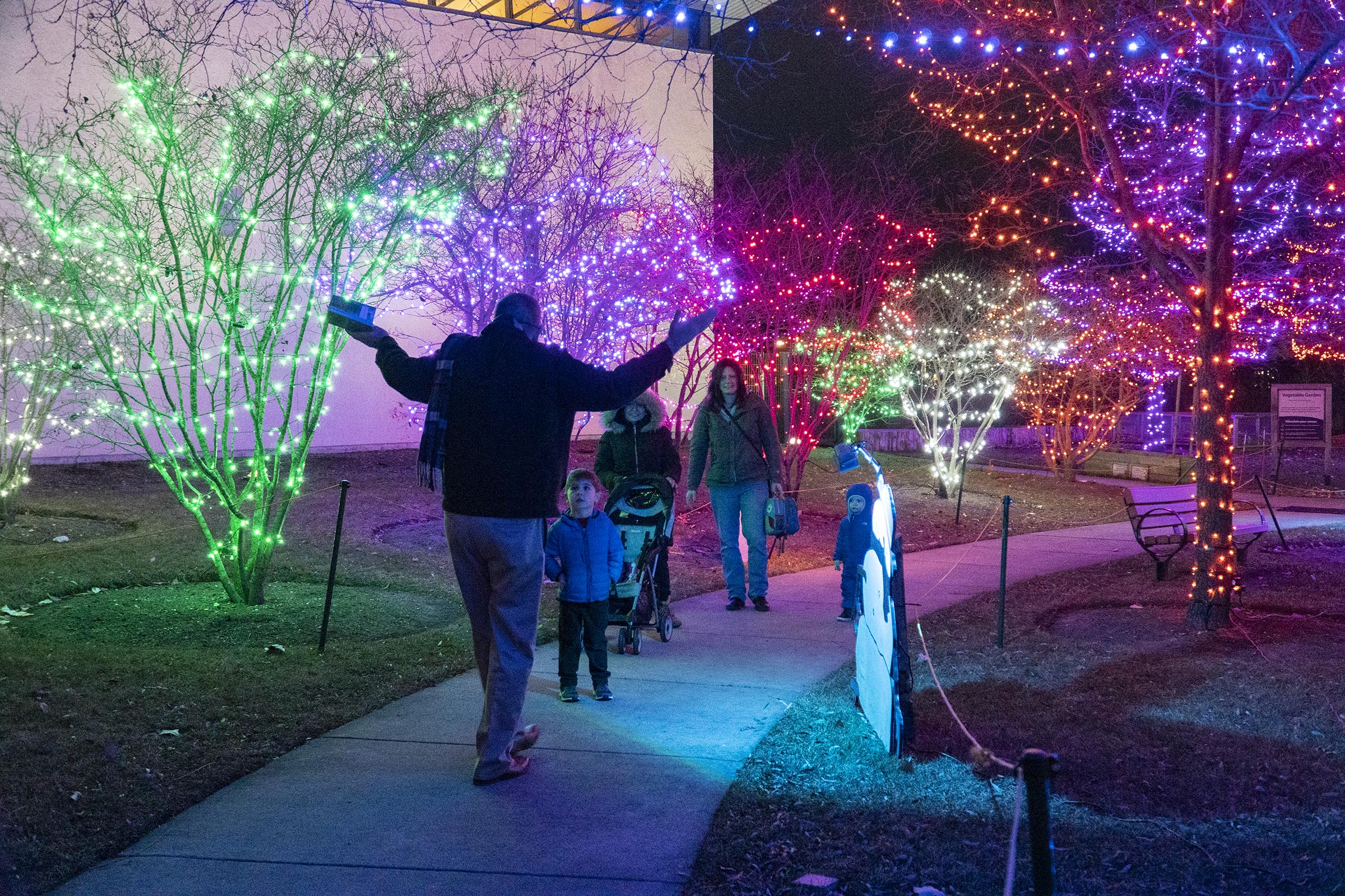 Flurry Days Snow People Parade and activities - Kohl Children's Museum