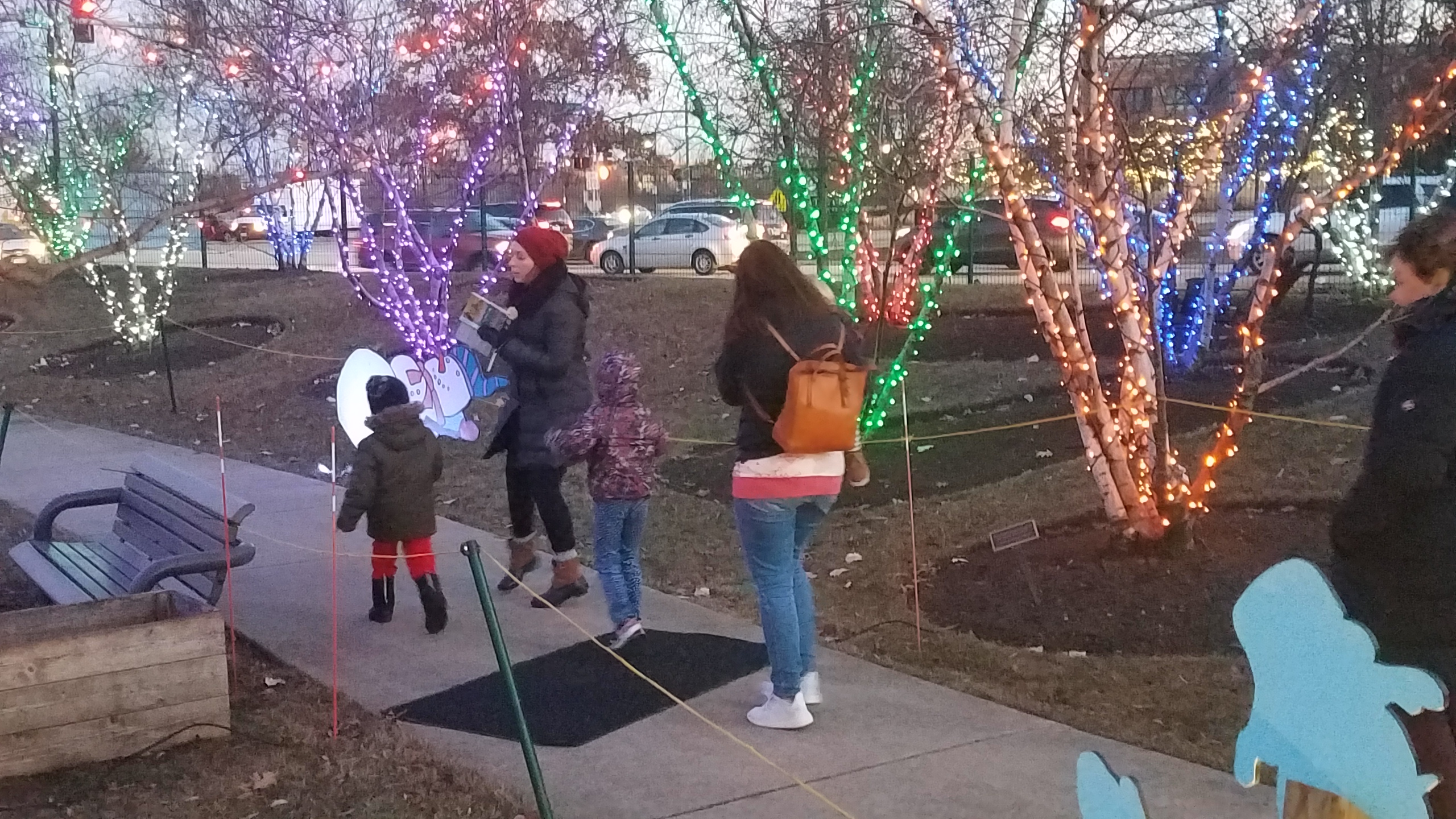 Flurry Days Snow People Parade and activities - Kohl Children's Museum