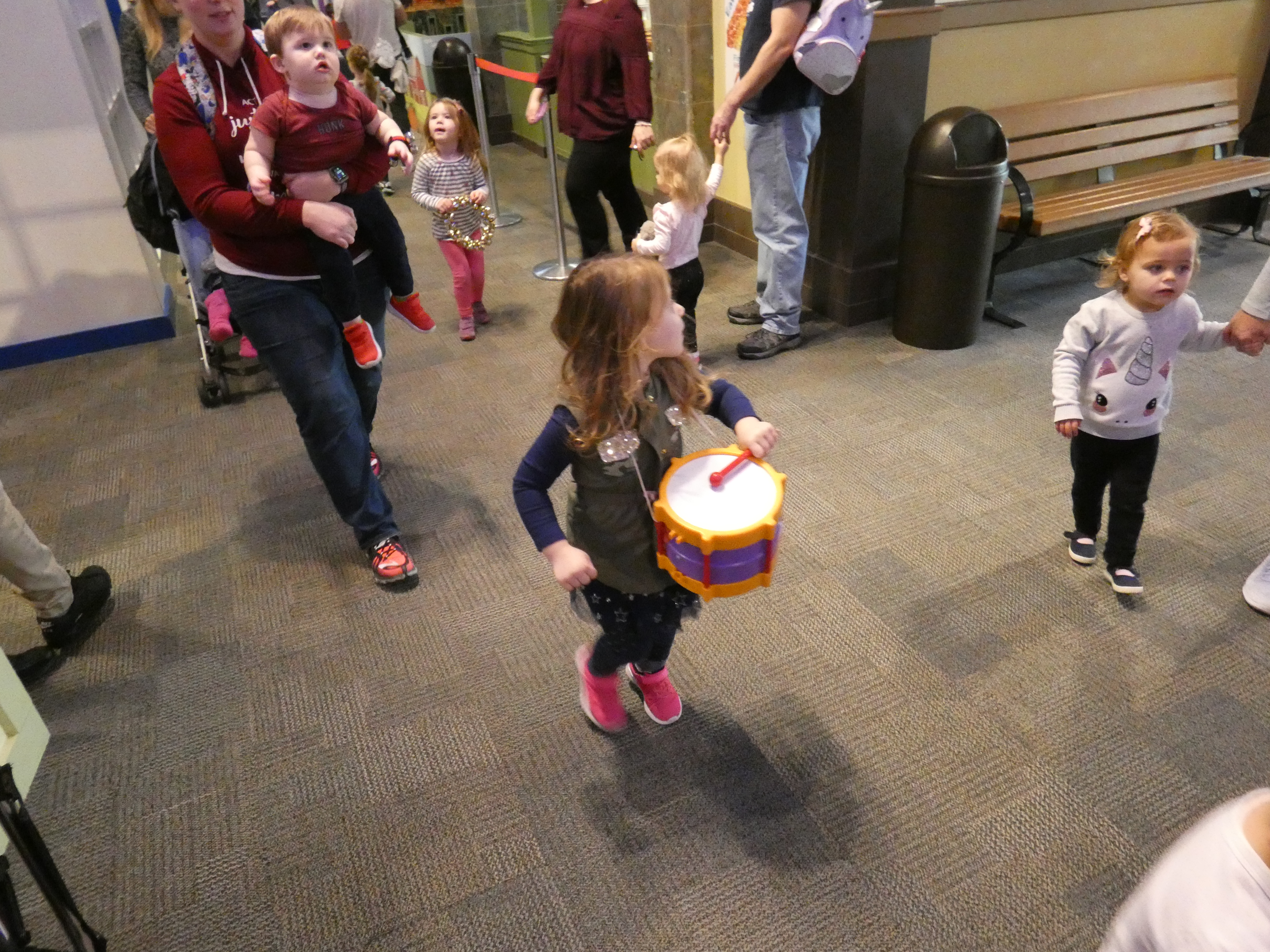 Flurry Days Snow People Parade and activities - Kohl Children's Museum